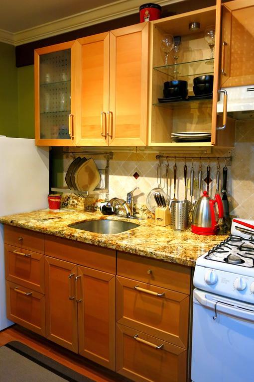 Choose To Be Happy At Seymour # 9 And #16 - Studio Apartments Kingston Room photo