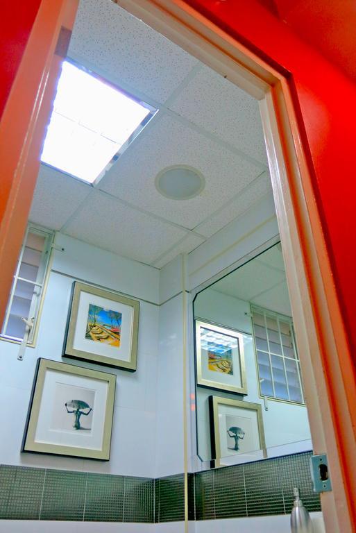 Choose To Be Happy At Seymour # 9 And #16 - Studio Apartments Kingston Room photo
