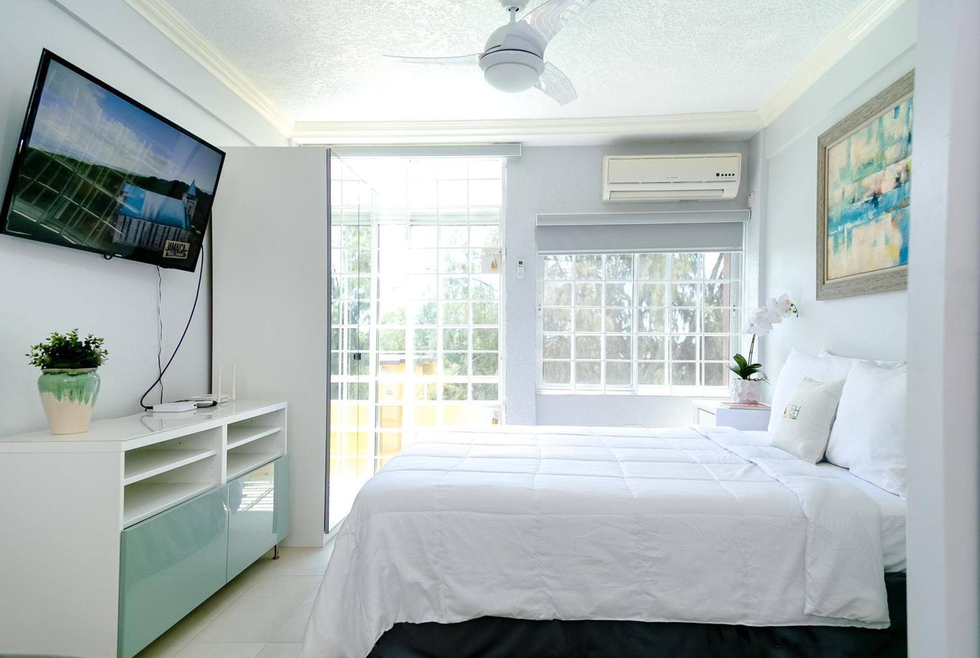Choose To Be Happy At Seymour # 9 And #16 - Studio Apartments Kingston Exterior photo